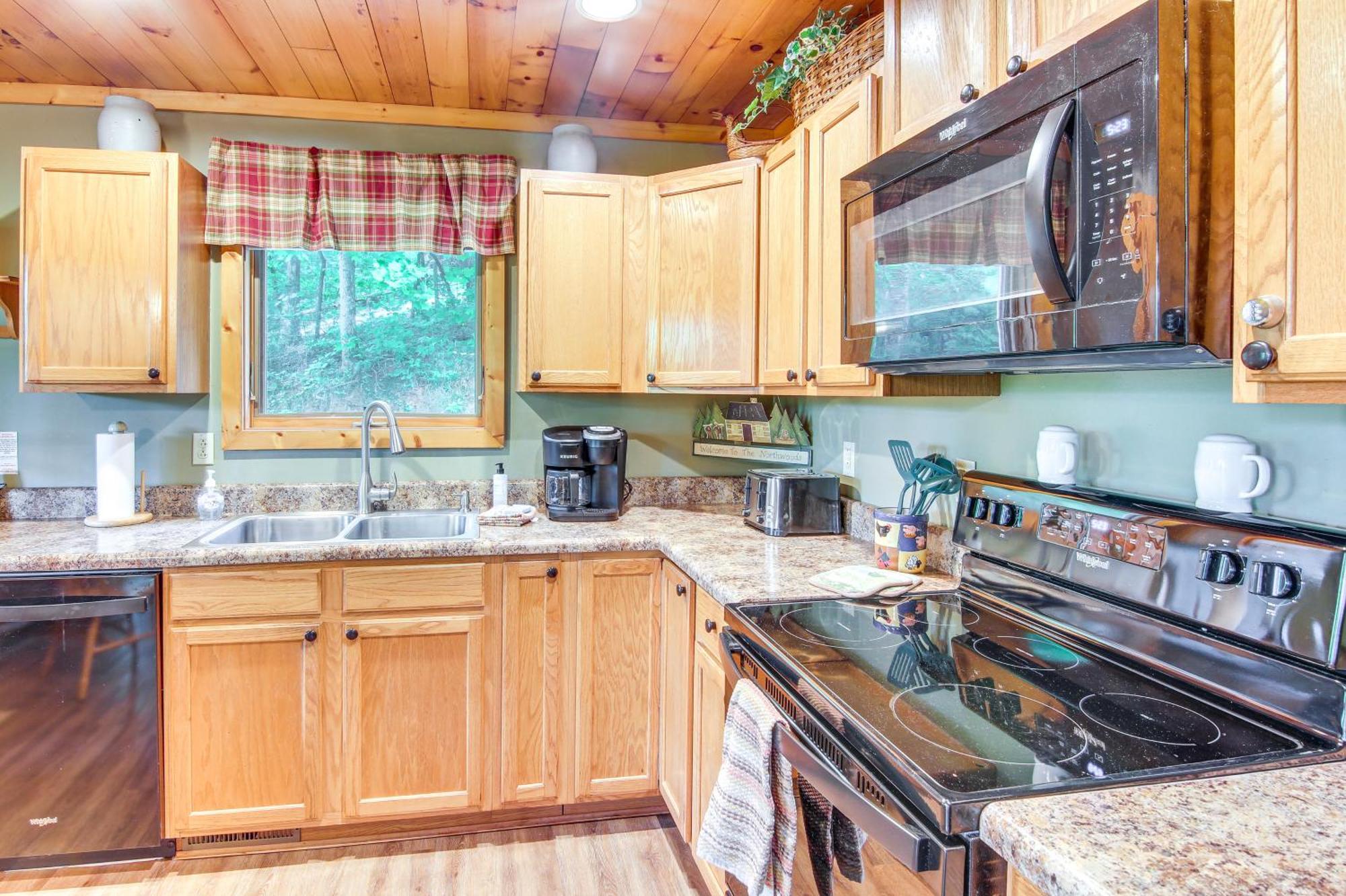 Charming Fox Den Cabin In Whittier With Hot Tub! Ngoại thất bức ảnh