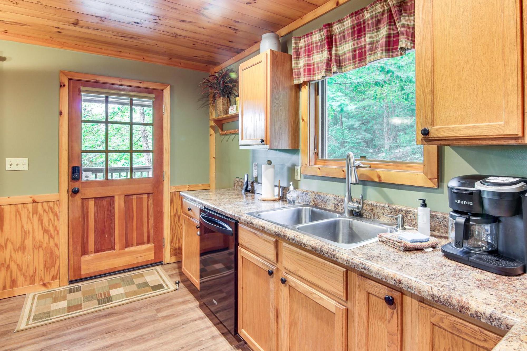 Charming Fox Den Cabin In Whittier With Hot Tub! Ngoại thất bức ảnh