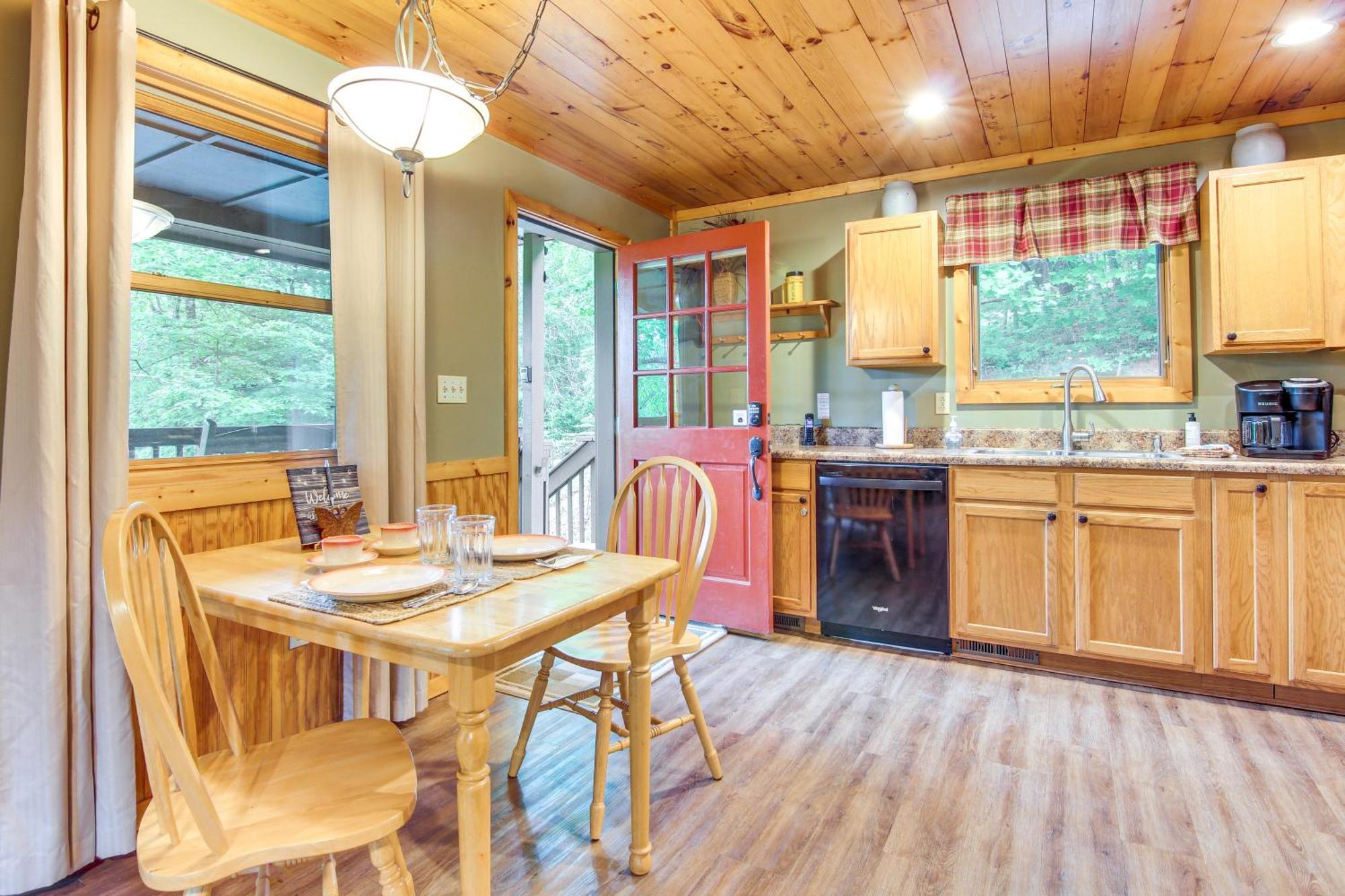Charming Fox Den Cabin In Whittier With Hot Tub! Ngoại thất bức ảnh